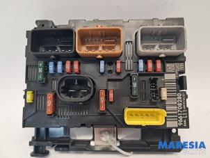 Gebruikte Zekeringkast Peugeot 207 CC (WB) 1.6 16V THP Prijs € 150,00 Margeregeling aangeboden door Maresia Parts