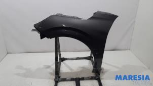 Gebruikte Scherm links-voor Peugeot 208 II (UB/UH/UP) 1.2 Vti 12V PureTech 75 Prijs € 179,99 Margeregeling aangeboden door Maresia Parts