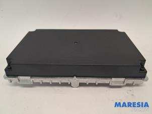 Gebruikte Wireless charger Alfa Romeo Junior 1.2 Ibrida Prijs € 100,00 Margeregeling aangeboden door Maresia Parts