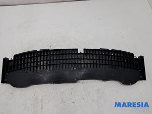 Gebruikte Bumper onderplaat Peugeot 107 1.0 12V Prijs € 14,95 Margeregeling aangeboden door Maresia Parts