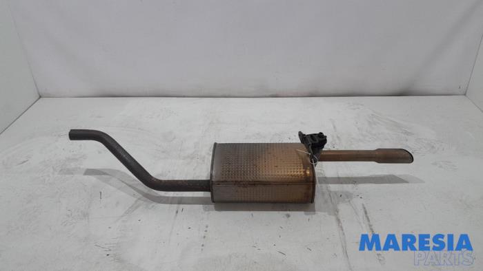 Uitlaat Einddemper van een Peugeot 208 II (UB/UH/UP) 1.2 Vti 12V PureTech 75 2021