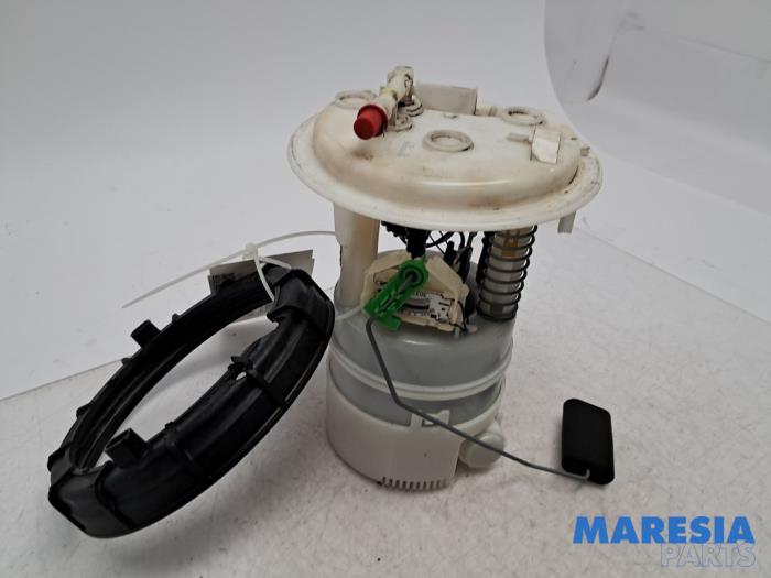 Gebruikte Tank element Pomp Peugeot 308 SW (4E/H) 1.6 VTI 16V Prijs € 30,00 Margeregeling aangeboden door Maresia Parts