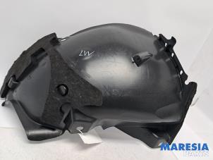 Gebruikte Slijkweerder Renault Clio IV (5R) 0.9 Energy TCE 90 12V Prijs € 35,00 Margeregeling aangeboden door Maresia Parts