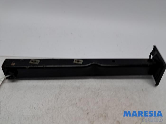 Gebruikte Frontdeel steun Peugeot 207 CC (WB) 1.6 16V THP Prijs € 25,00 Margeregeling aangeboden door Maresia Parts
