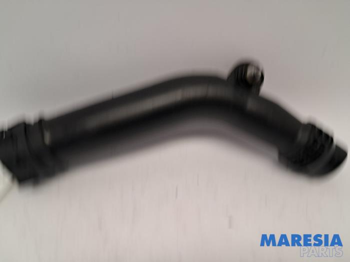 Gebruikte Intercooler Slang Renault Megane III Grandtour (KZ) 1.4 16V TCe 130 Prijs € 79,99 Margeregeling aangeboden door Maresia Parts