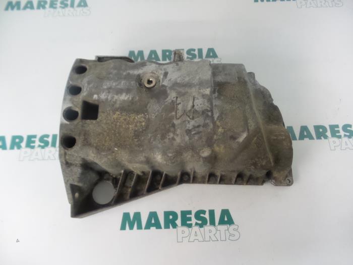 Gebruikte Carterpan Renault Scénic II (JM) 2.0 16V Prijs € 30,00 Margeregeling aangeboden door Maresia Parts