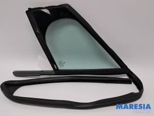 Gebruikte Ruit Driehoek links-voor Peugeot 308 SW (4E/H) 1.6 VTI 16V Prijs € 45,00 Margeregeling aangeboden door Maresia Parts