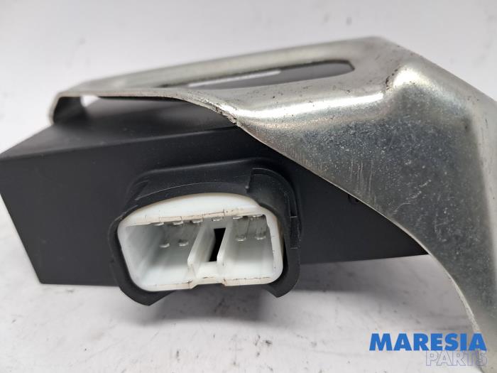 Centrale Deurvergrendelings Module van een Peugeot 107 1.0 12V 2006