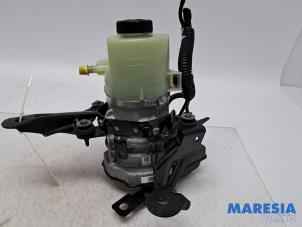 Gebruikte Stuurpomp Renault Trafic (1FL/2FL/3FL/4FL) 2.0 dCi 16V 130 Prijs € 387,20 Inclusief btw aangeboden door Maresia Parts