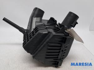 Gebruikte Luchtfilterhuis Renault Trafic (1FL/2FL/3FL/4FL) 2.0 dCi 16V 130 Prijs € 48,39 Inclusief btw aangeboden door Maresia Parts