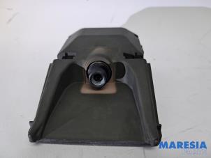Gebruikte Camera voorzijde Peugeot 208 II (UB/UH/UP) 1.2 Vti 12V PureTech 75 Prijs € 125,00 Margeregeling aangeboden door Maresia Parts