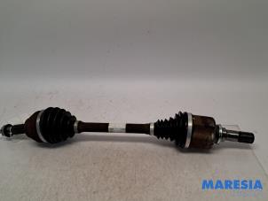 Gebruikte Steekas links-voor Renault Trafic (1FL/2FL/3FL/4FL) 2.0 dCi 16V 130 Prijs € 121,00 Inclusief btw aangeboden door Maresia Parts