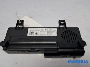 Gebruikte Module Telefoon Peugeot 208 II (UB/UH/UP) 1.2 Vti 12V PureTech 75 Prijs € 100,00 Margeregeling aangeboden door Maresia Parts