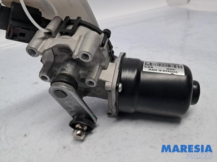 Ruitenwissermotor voor van een Peugeot 208 II (UB/UH/UP) 1.2 Vti 12V PureTech 75 2021