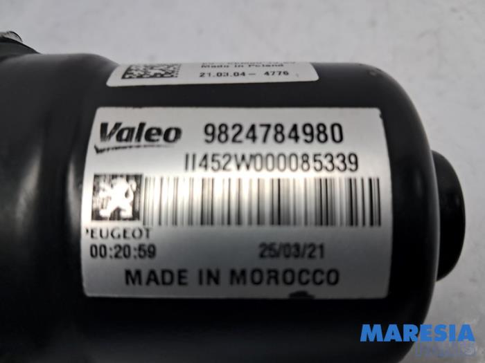 Ruitenwissermotor voor van een Peugeot 208 II (UB/UH/UP) 1.2 Vti 12V PureTech 75 2021