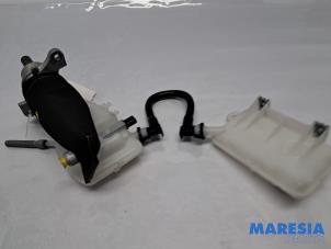 Gebruikte Hoofdremcilinder Renault Trafic (1FL/2FL/3FL/4FL) 2.0 dCi 16V 130 Prijs € 90,75 Inclusief btw aangeboden door Maresia Parts