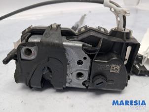 Gebruikte Deurslot Mechaniek 4Deurs rechts-voor Peugeot 208 II (UB/UH/UP) 1.2 Vti 12V PureTech 75 Prijs € 39,95 Margeregeling aangeboden door Maresia Parts