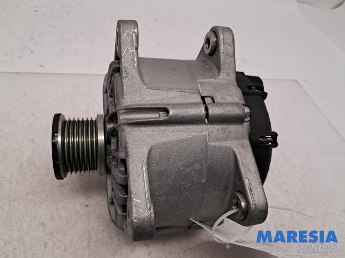 Gebruikte Dynamo Renault Trafic (1FL/2FL/3FL/4FL) 2.0 dCi 16V 130 Prijs € 242,00 Inclusief btw aangeboden door Maresia Parts