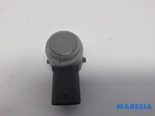 Gebruikte Sensor PDC Peugeot 208 II (UB/UH/UP) 1.2 Vti 12V PureTech 75 Prijs € 19,95 Margeregeling aangeboden door Maresia Parts