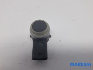 Gebruikte Sensor PDC Peugeot 208 II (UB/UH/UP) 1.2 Vti 12V PureTech 75 Prijs € 19,95 Margeregeling aangeboden door Maresia Parts