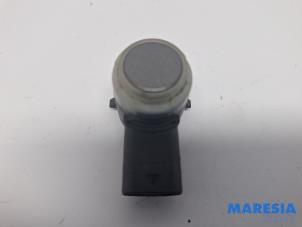 Gebruikte Sensor PDC Peugeot 208 II (UB/UH/UP) 1.2 Vti 12V PureTech 75 Prijs € 19,95 Margeregeling aangeboden door Maresia Parts