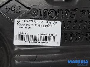 Gebruikte Afdekplaat motor Renault Trafic (1FL/2FL/3FL/4FL) 2.0 dCi 16V 130 Prijs € 48,34 Inclusief btw aangeboden door Maresia Parts