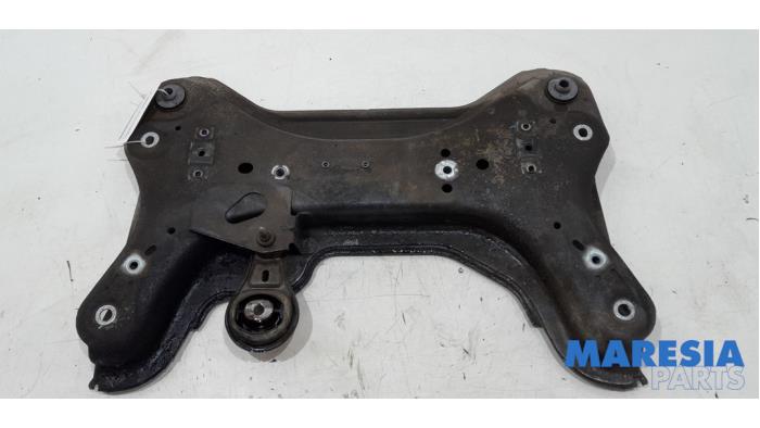 Gebruikte Subframe Renault Trafic (1FL/2FL/3FL/4FL) 1.6 dCi 120 Twin Turbo Prijs € 90,75 Inclusief btw aangeboden door Maresia Parts