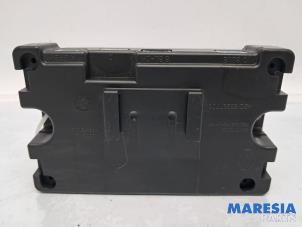 Gebruikte Telefoon Module Renault Megane III Grandtour (KZ) 1.4 16V TCe 130 Prijs € 35,00 Margeregeling aangeboden door Maresia Parts