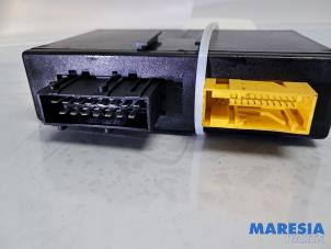 Gebruikte Cabriokap computer Peugeot 307 CC (3B) 2.0 16V Prijs € 100,00 Margeregeling aangeboden door Maresia Parts