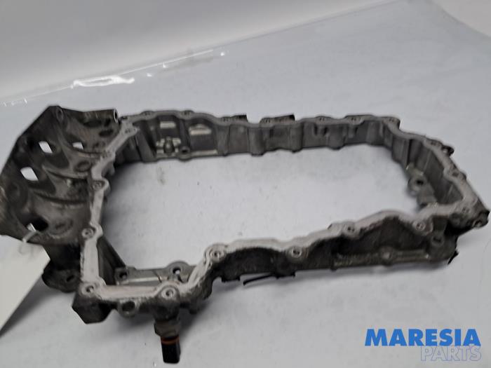 Gebruikte Carterpan Opel Vivaro 2.0 CDTI 122 Prijs € 78,59 Inclusief btw aangeboden door Maresia Parts