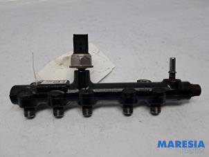 Gebruikte Injector brug Opel Vivaro 2.0 CDTI 122 Prijs € 72,60 Inclusief btw aangeboden door Maresia Parts