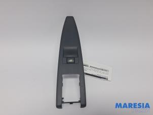 Gebruikte Ruit schakelaar elektrisch Citroen C6 (TD) 2.7 HDiF V6 24V Prijs € 34,99 Margeregeling aangeboden door Maresia Parts