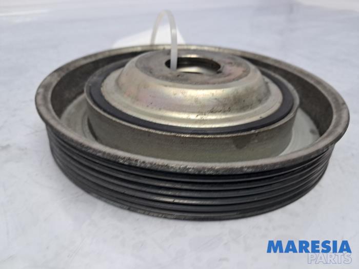 Gebruikte Poelie Krukas Opel Vivaro 2.0 CDTI 122 Prijs € 42,34 Inclusief btw aangeboden door Maresia Parts