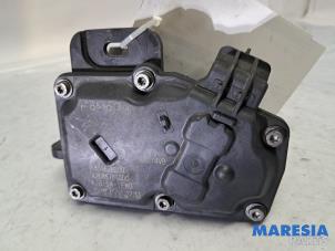 Gebruikte Gasklephuis Opel Vivaro 2.0 CDTI 122 Prijs € 72,60 Inclusief btw aangeboden door Maresia Parts