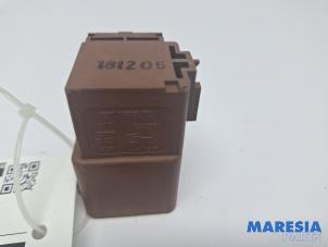 Gebruikte Relais Citroen C6 (TD) 2.7 HDiF V6 24V Prijs € 15,00 Margeregeling aangeboden door Maresia Parts