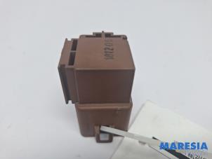 Gebruikte Relais Citroen C6 (TD) 2.7 HDiF V6 24V Prijs € 15,00 Margeregeling aangeboden door Maresia Parts