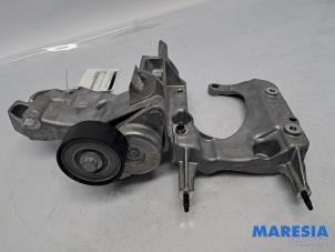 Gebruikte Dynamosteun boven Alfa Romeo Junior 1.2 Ibrida Prijs € 64,99 Margeregeling aangeboden door Maresia Parts