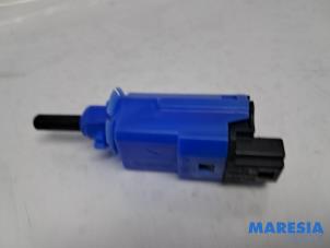 Gebruikte Start/Stop schakelaar Renault Clio IV (5R) 0.9 Energy TCE 90 12V Prijs € 9,99 Margeregeling aangeboden door Maresia Parts