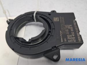Gebruikte Gier sensor Renault Clio IV (5R) 0.9 Energy TCE 90 12V Prijs € 19,99 Margeregeling aangeboden door Maresia Parts