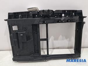 Gebruikte Frontpaneel Peugeot 208 I (CA/CC/CK/CL) 1.2 Vti 12V PureTech 82 Prijs € 60,00 Margeregeling aangeboden door Maresia Parts