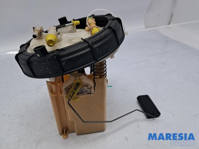 Gebruikte Tank element Pomp Citroen C6 (TD) 2.7 HDiF V6 24V Prijs € 50,00 Margeregeling aangeboden door Maresia Parts
