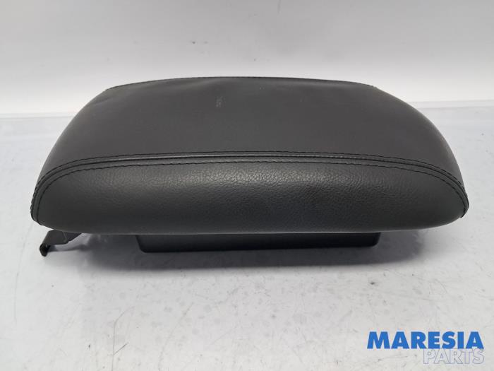 Gebruikte Armleuning Citroen C6 (TD) 2.7 HDiF V6 24V Prijs € 105,00 Margeregeling aangeboden door Maresia Parts