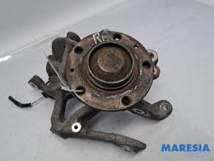 Gebruikte Fusee rechts-achter Citroen C6 (TD) 2.7 HDiF V6 24V Prijs € 60,00 Margeregeling aangeboden door Maresia Parts