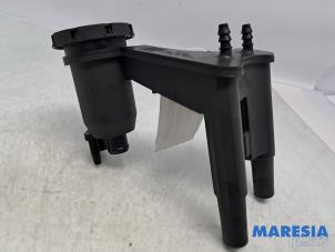 Gebruikte Carterventilatie Citroen C6 (TD) 2.7 HDiF V6 24V Prijs € 15,00 Margeregeling aangeboden door Maresia Parts