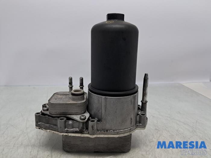 Gebruikte Oliefilterhouder Citroen C6 (TD) 2.7 HDiF V6 24V Prijs € 131,25 Margeregeling aangeboden door Maresia Parts