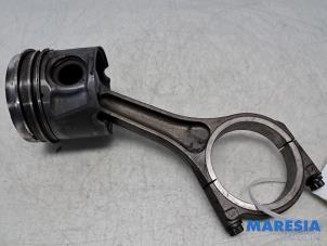 Gebruikte Drijfstang Citroen C6 (TD) 2.7 HDiF V6 24V Prijs € 75,00 Margeregeling aangeboden door Maresia Parts