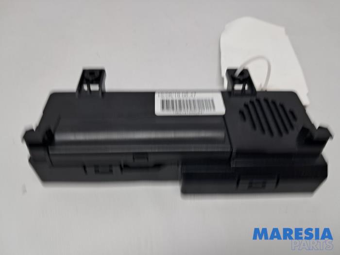 Gebruikte Module Telefoon Peugeot 308 (L3/L8/LB/LH/LP) 1.2 12V e-THP PureTech 110 Prijs € 39,95 Margeregeling aangeboden door Maresia Parts