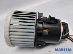 Gebruikte Aanjager Peugeot 308 (L3/L8/LB/LH/LP) 1.2 12V e-THP PureTech 110 Prijs € 59,00 Margeregeling aangeboden door Maresia Parts