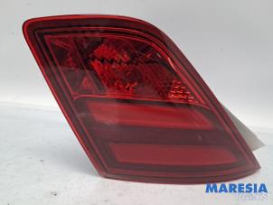 Gebruikte Achterlicht rechts Peugeot 308 (L3/L8/LB/LH/LP) 1.2 12V e-THP PureTech 110 Prijs € 30,00 Margeregeling aangeboden door Maresia Parts