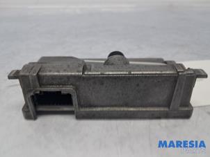 Gebruikte Camera voorzijde Renault Trafic (1FL/2FL/3FL/4FL) 2.0 dCi 16V 130 Prijs € 332,75 Inclusief btw aangeboden door Maresia Parts